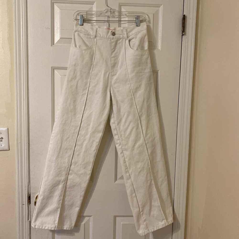 Lisa says Gah white denim jeans